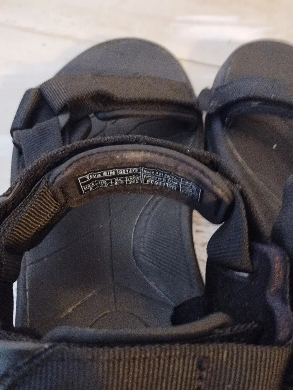 TEVA MEN shoc pad BLACK STRAPPY SPORTS SANDALS US8  / EU 40/ UK